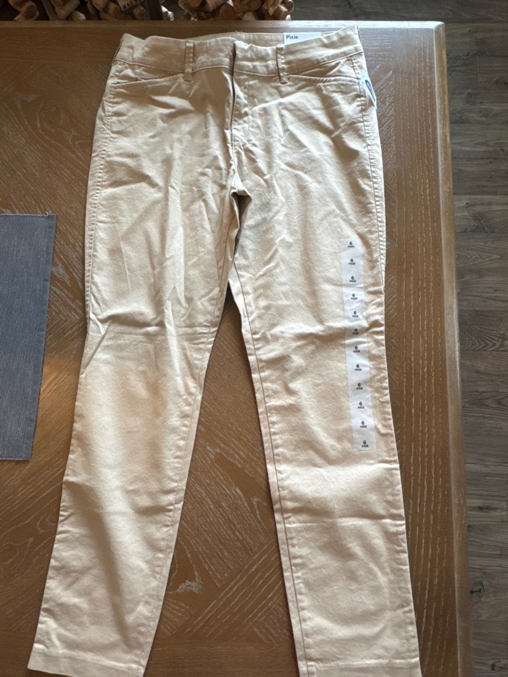 Old Navy pixie pant, new with tags
